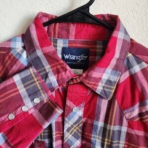 Wrangler Men's Red and Blue Plaid Button Down Shirt